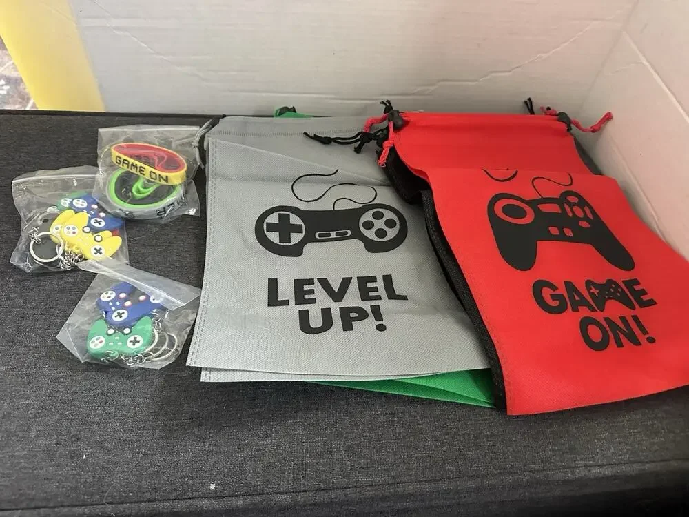 31pc Gamer Party Favor Lot 9 Bags 9 Game Over Wristbands 13 Controller Keychains